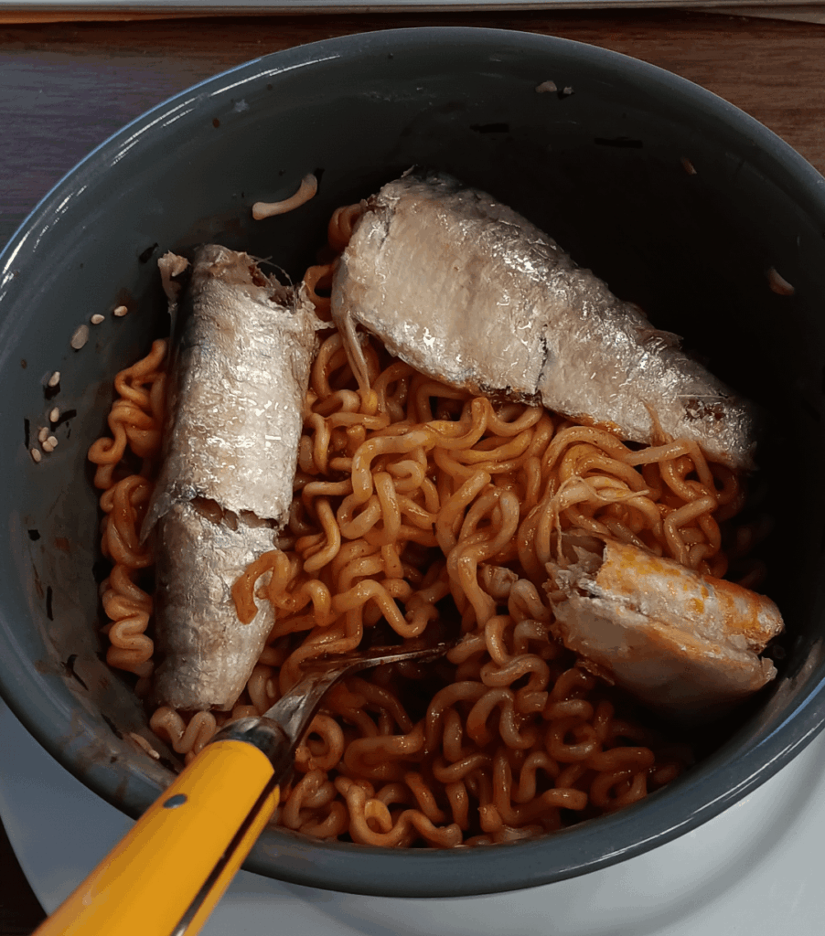 Sardines and Korean noodles to assert dominance in the workplace