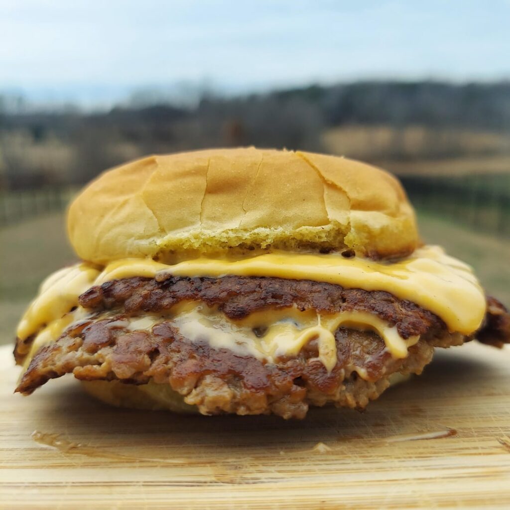 Smash burger pro tip: throw a spoonful of vegan mayo into the ground beef for caramelization