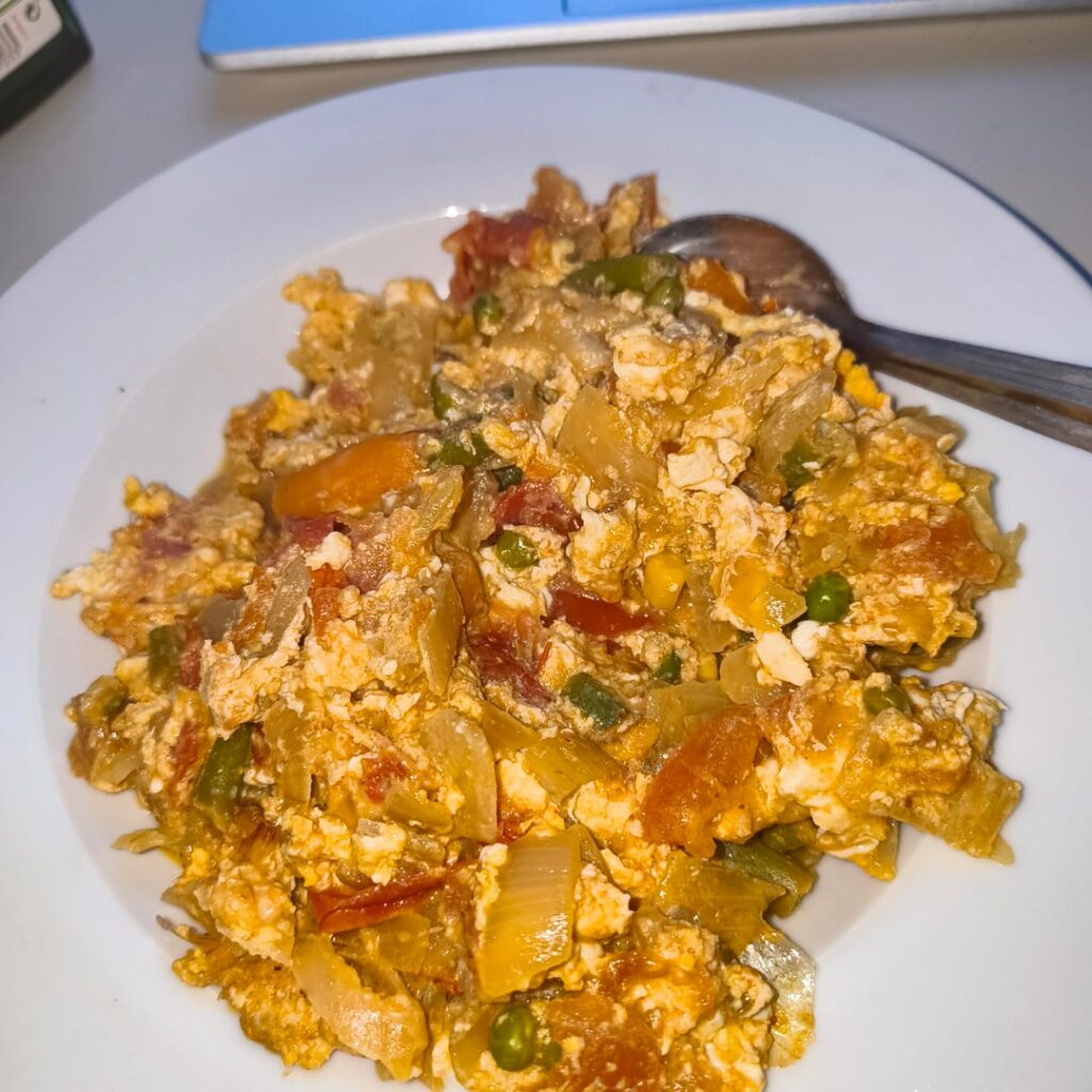 I have been eating this everyday for a month. It's literally just all your veggies+ garlic + little cream and eggs. It's so customisable also lol. Just depends on what veggies you wanna put.