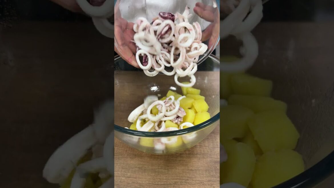 INSALATA di CALAMARI e PATATE...BUON NATALE!❤️✨ #Shorts
