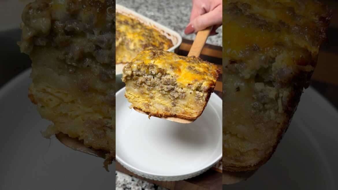 The BEST Breakfast Casserole for Christmas #recipe #breakfast #easyrecipe