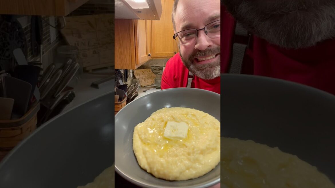 Southern Cheesy Grits #grits #cheesy #creamy #southernfood #homemadefood #easyrecipe #cooking