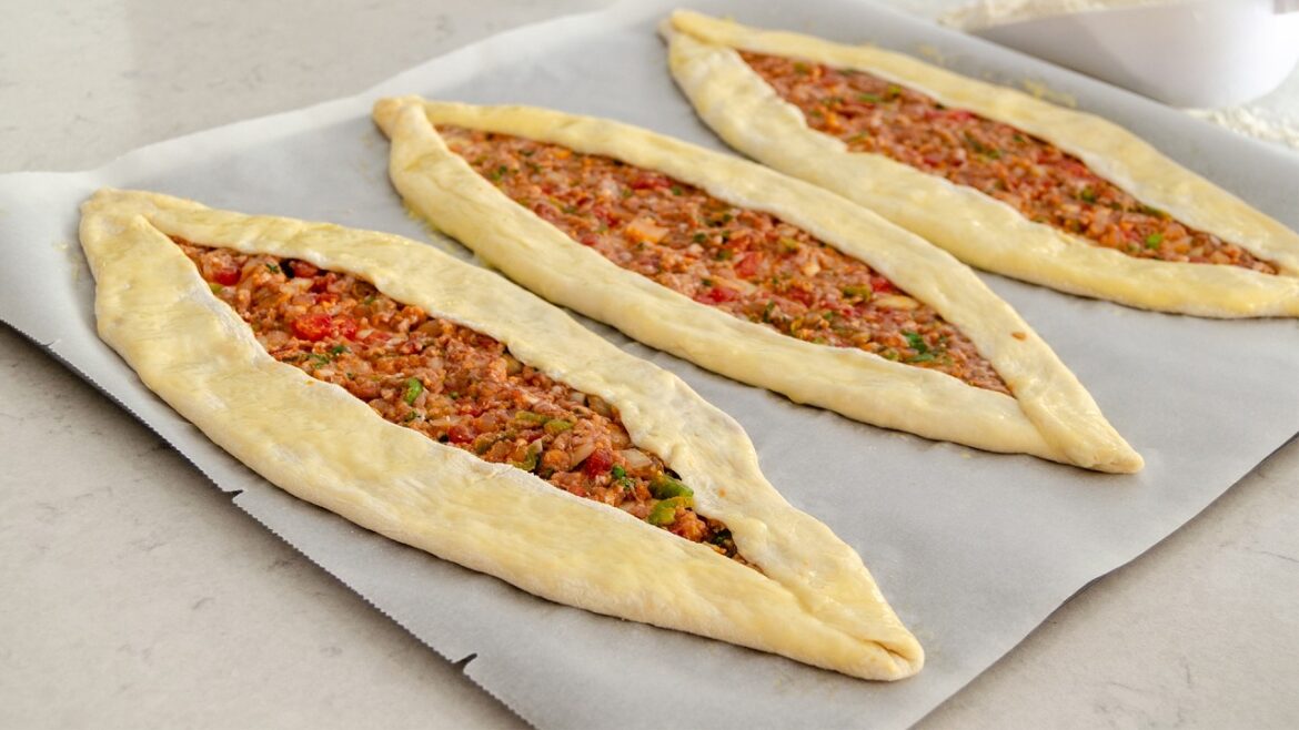 USTASINDAN PİDE TARİFİ ✔️ EVDE KIYMALI PİDE Nasıl Yapılır?