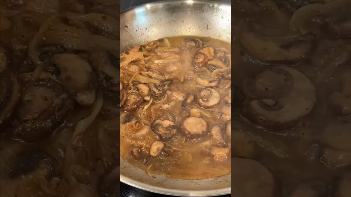 Mushroom Swiss Burger Sliders #kingshawaiian