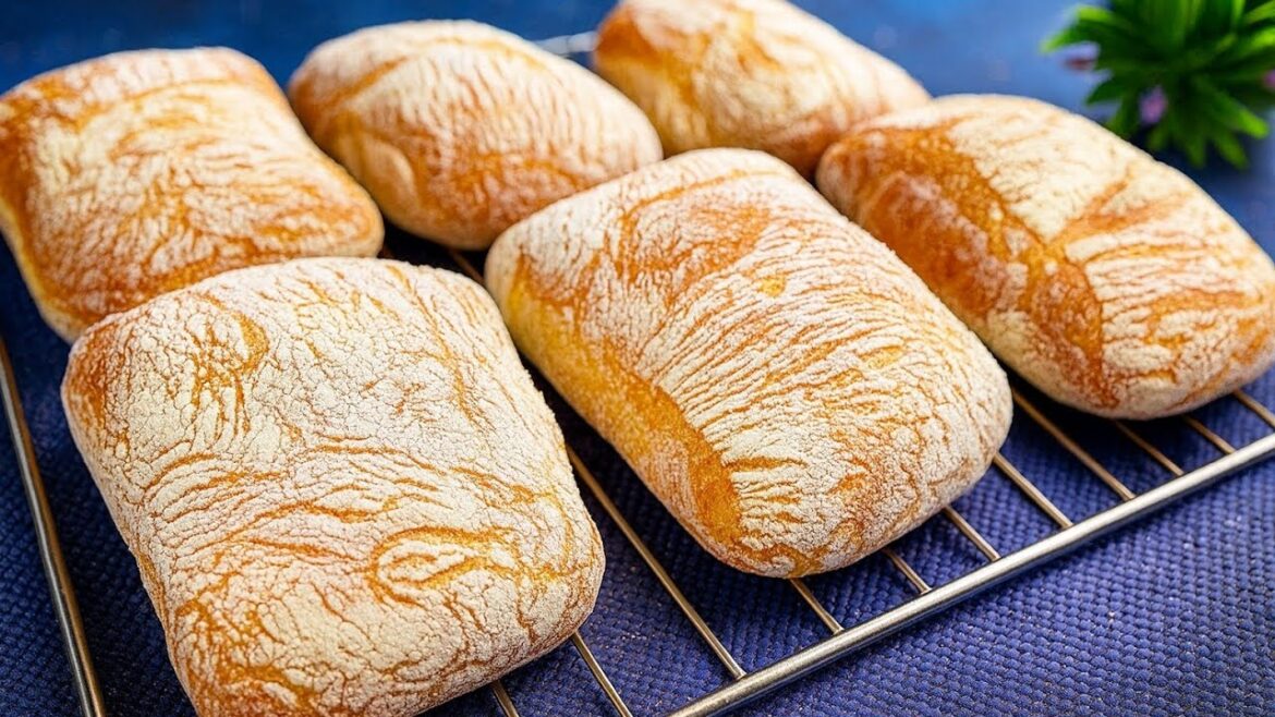 CIABATTA Brot: 3 Tassen❗Italienisches Brot❗Flüssiger Teig, schnell und einfach. CIABATTA Brot: 3 Tassen❗Italienisches Brot❗Flüssiger Teig, schnell und einfach.
