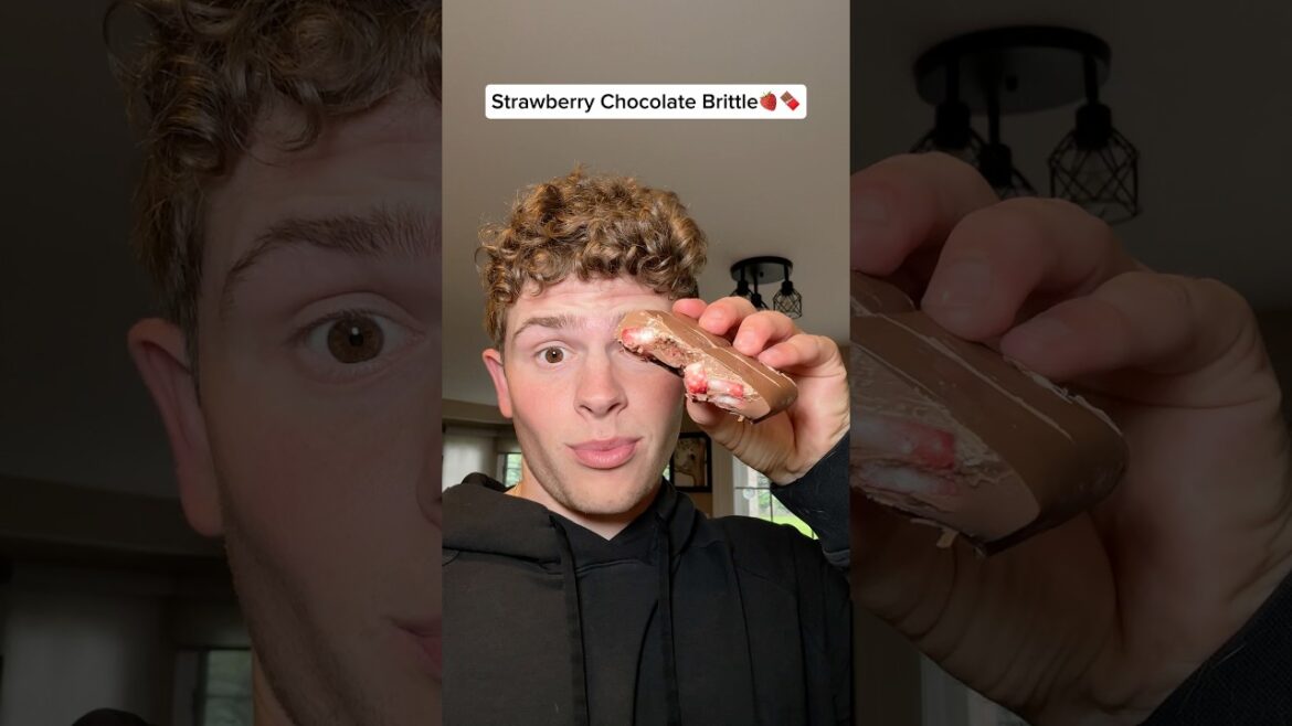 Easiest Chocolate Covered Strawberry Recipe!