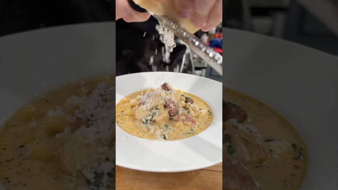 Chicken Alfredo SOUP! #makeithappen #cooking #recipe