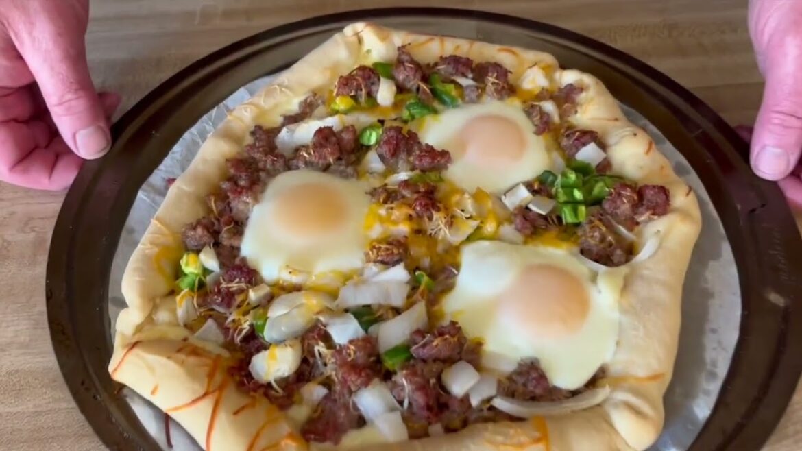 Breakfast Pizza on the Big Green Egg | Sausage, Egg & Jalapeño Fire-Cooked Flavor