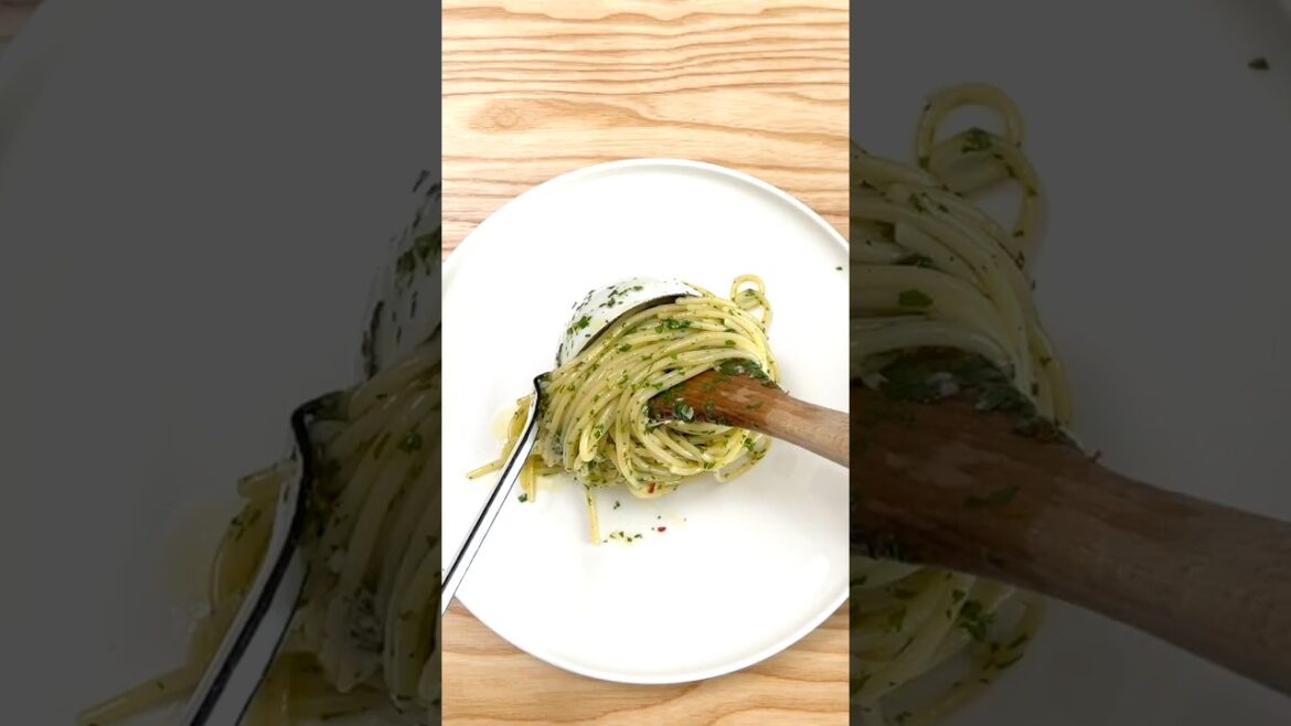 How to Make Pasta Aglio e Olio