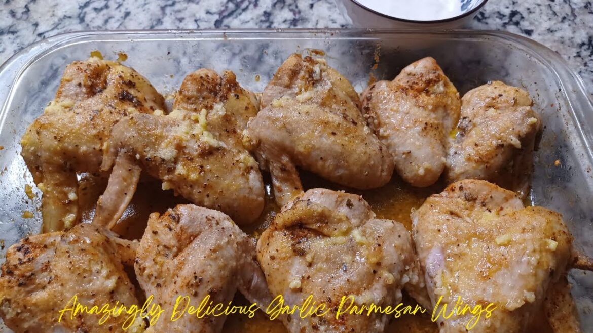 Garlic Parmesan Chicken Wings (Easy Baked Recipe) Garlic Parmesan Chicken Wings (Easy Baked Recipe)