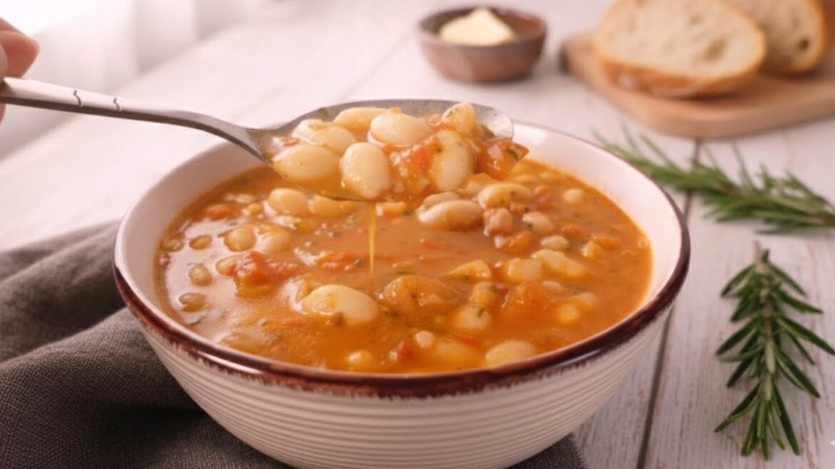 The Creamiest White Bean Soup You’ll Ever Make (No Meat) Φασολάδα