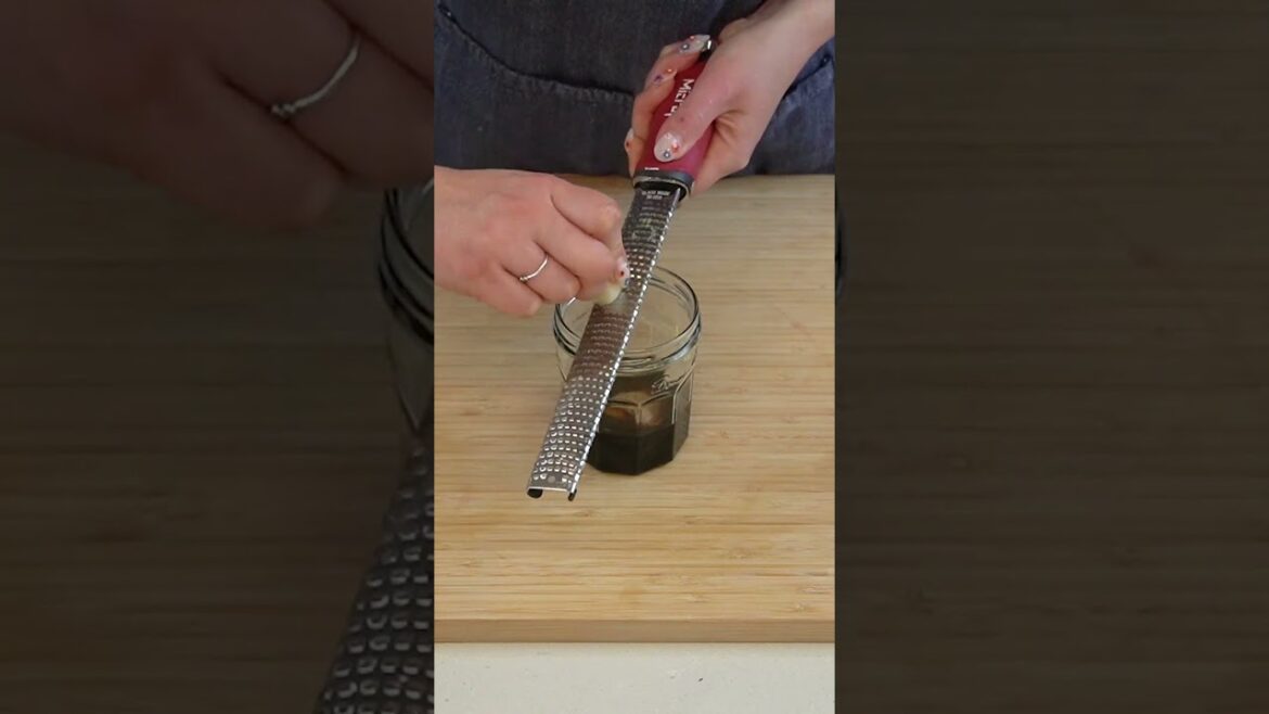 SIMPLE Pomegranate Molasses Dressing