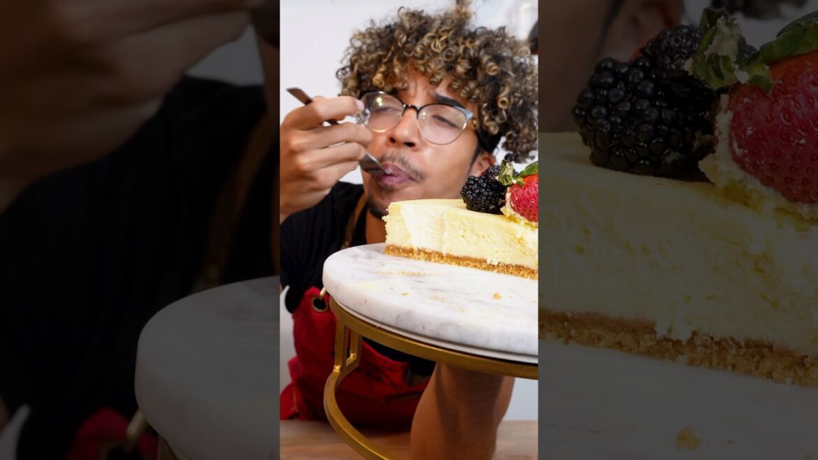 The BEST Vanilla Bean Cheesecake recipe #cheesecake