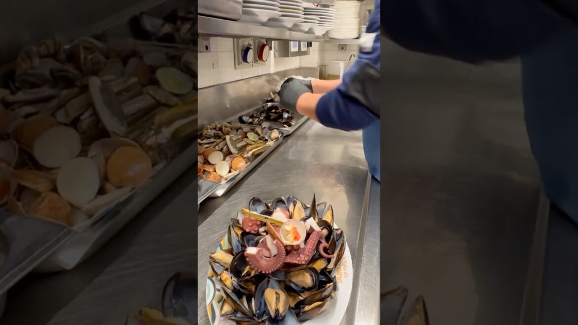 La zuppa di cozze.. A Figlia d’o Marenari La zuppa di cozze.. A Figlia d'o Marenari