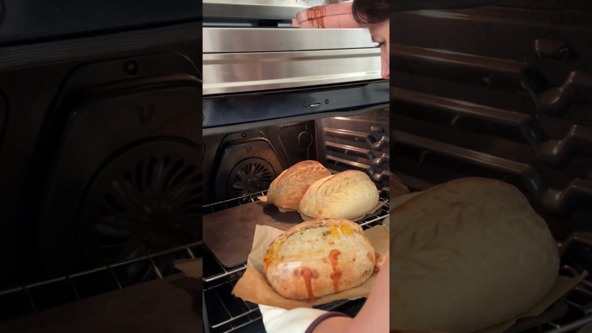 Why Don’t You Bake in a Dutch Oven Anymore? Question I get asked a lot... #sourdoughbaking