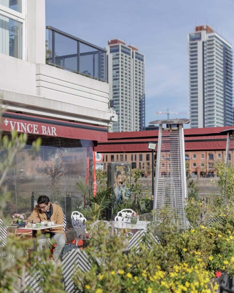 coffee, aperitivo and Italian DNA by the river