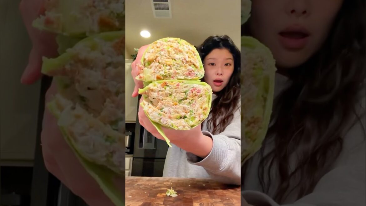 HOW TO MAKE THE CHICKEN CAESAR WRAP || VINNY'S CAFE VIRAL SALAD #recipe