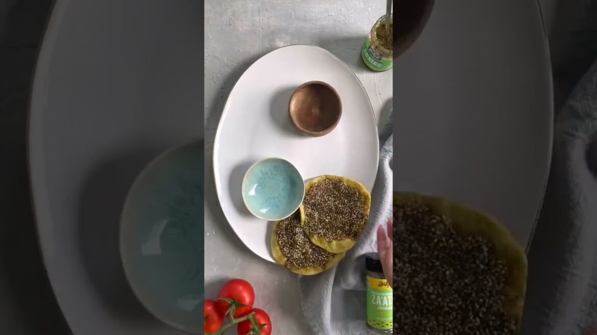 Manakish #manakish #manaeesh #bread #bakersgonnabake #tiktokfood #zaatar