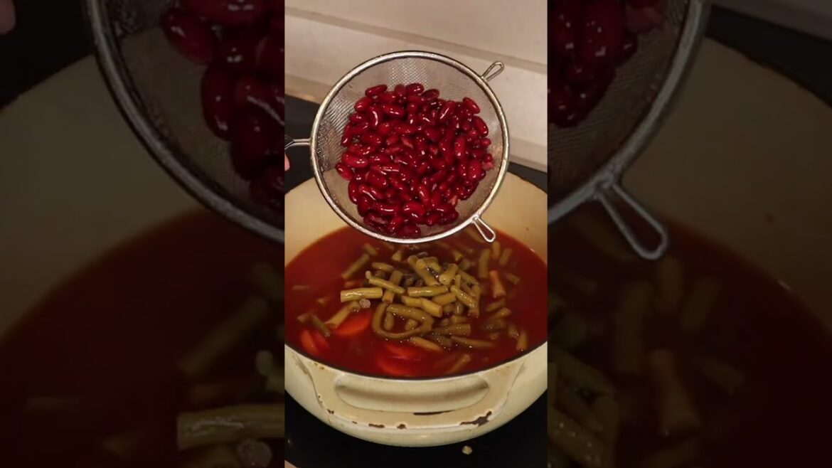 Easy Minestrone Soup using Dollar Tree Ingredients