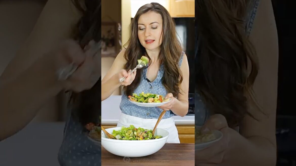 Shrimp Avocado Salad - Fresh & Easy #shorts