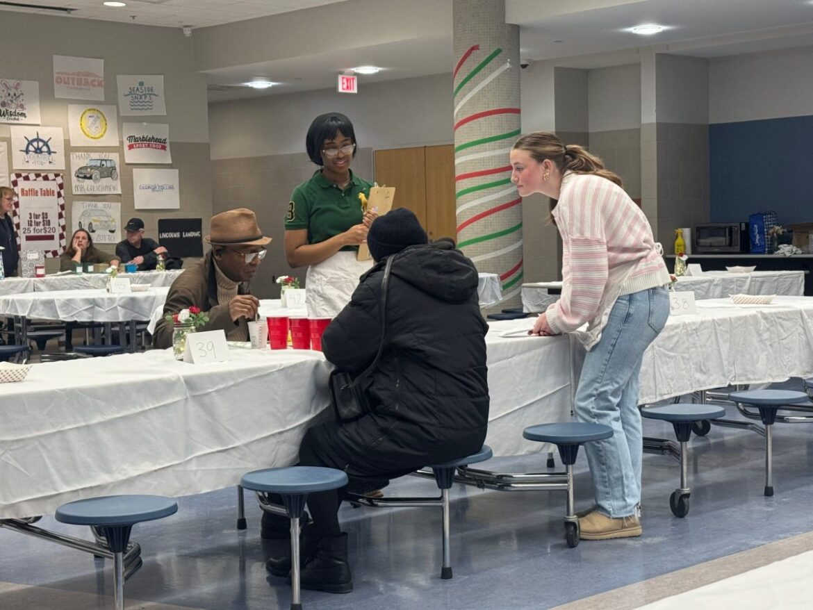 Swampscott High Students Turn Cafeteria Into Italian Restaurant to Fight Food Insecurity – Swampscott Tides