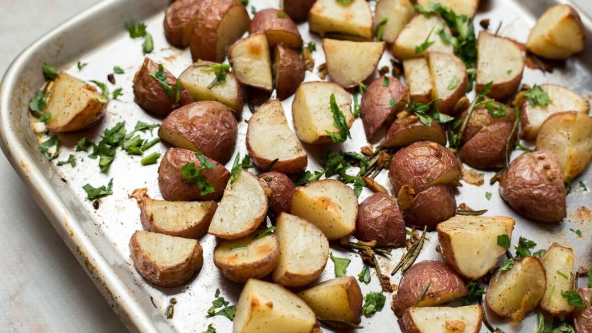 Rosemary & Garlic Roasted Potatoes Recipe