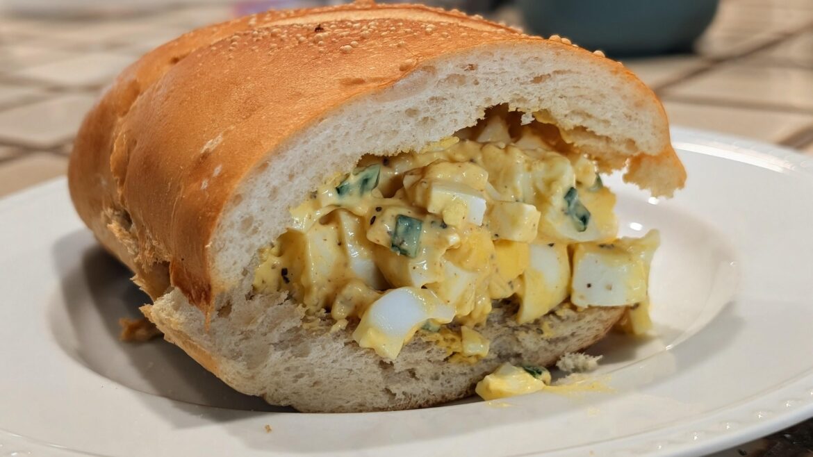 Egg salad sandwich