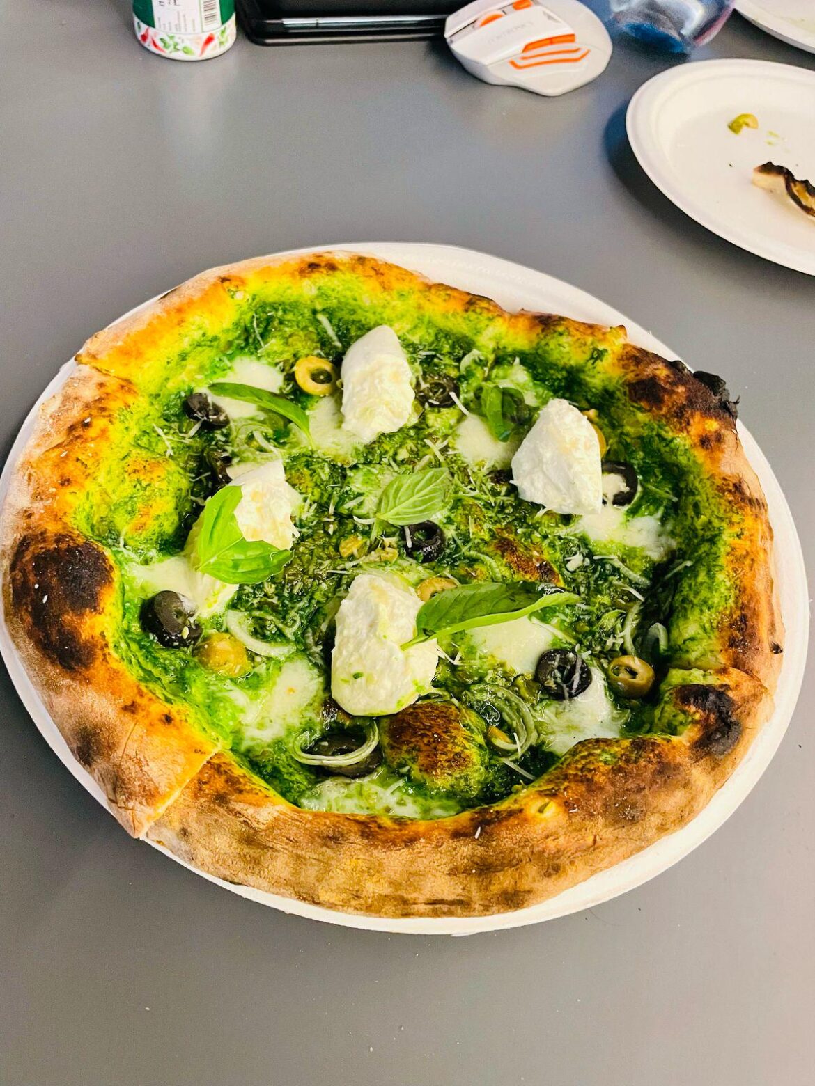 Spinach Ricotta Pizza - Neapolitan Pizza at Italiannis Pizzeria Faridabad