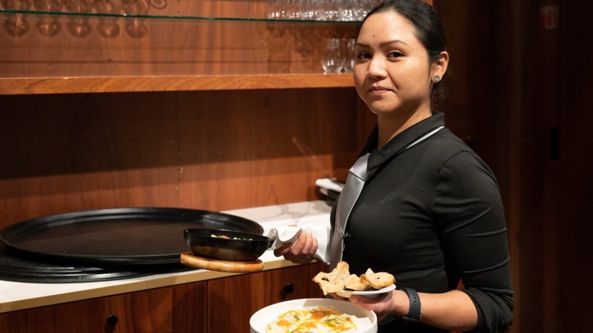 Dinner at 6pm? It’s just not French, say critics as Paris eats early Dinner at 6pm? It’s just not French, say critics as Paris eats early
