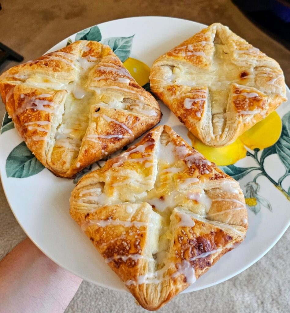 Guysssss this was my first time making cheese danishes/puff pastry and they turned out so perfect and flaky! So proud of myself