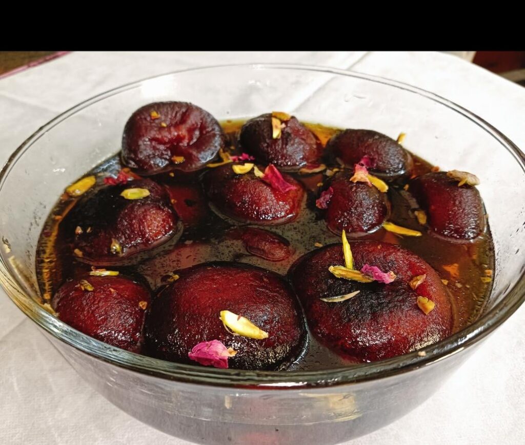 I made Mawa Gulab jamun (with dryfruits stuffing) at home. Making budget for 10 people $2.3