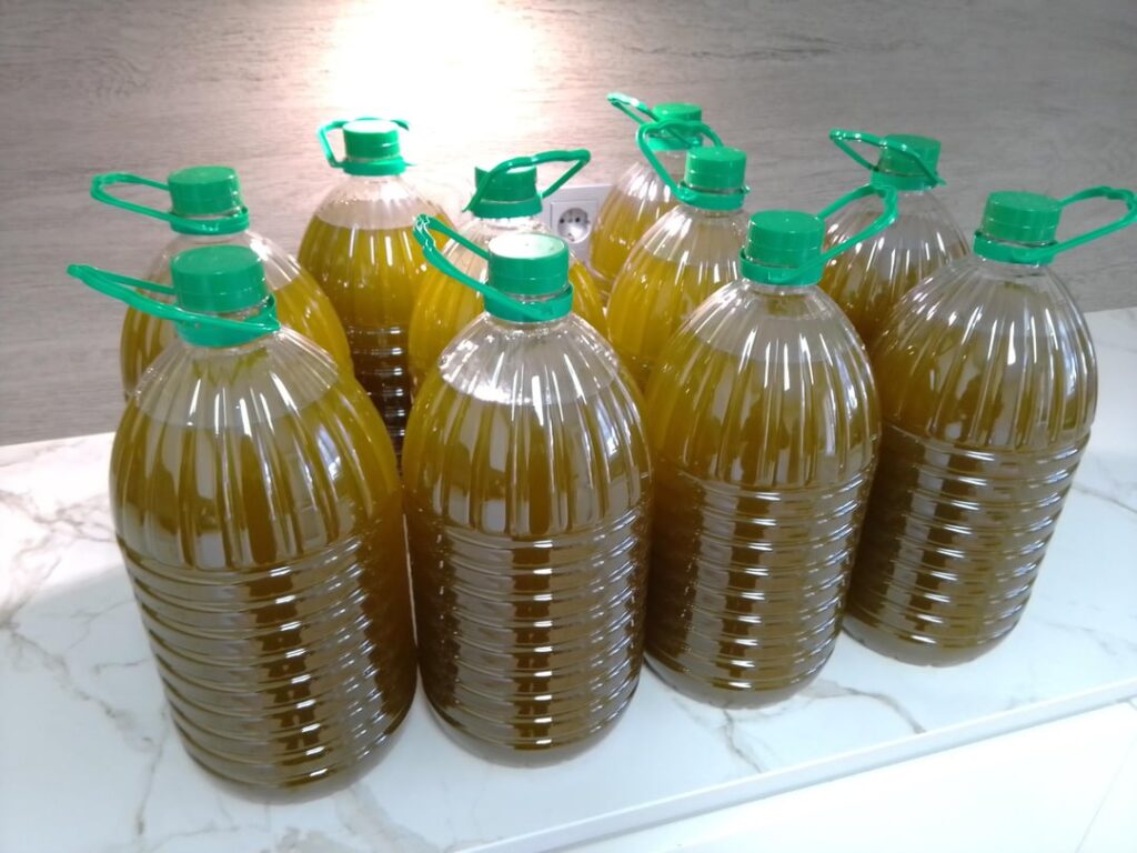 [produce] olive harvest results: extra extra virgin olive oil