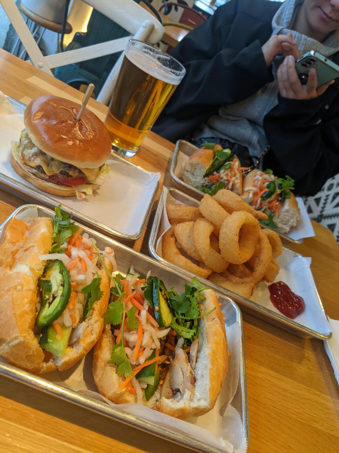 "Lokal Sandwich + Burger Bar" in Venice