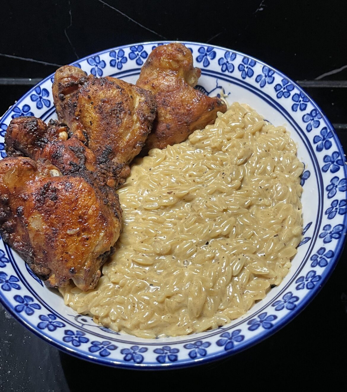 This is my third time this week my family asking me to make this creamy orzo with juicy chicken thighs 😊
