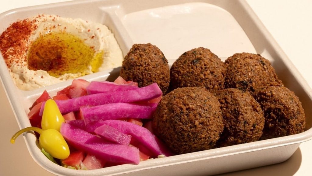 Zankou Chicken opens in Lawndale.