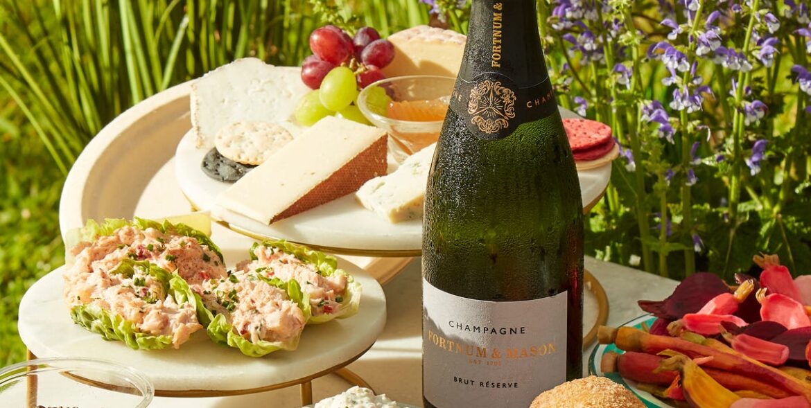 The best luxury picnic hampers to order in London The best luxury picnic hampers to order in London