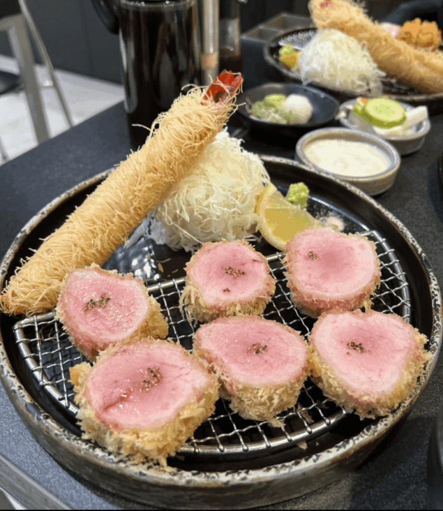 Is this the current trend for tonkatsu? Loved this style.