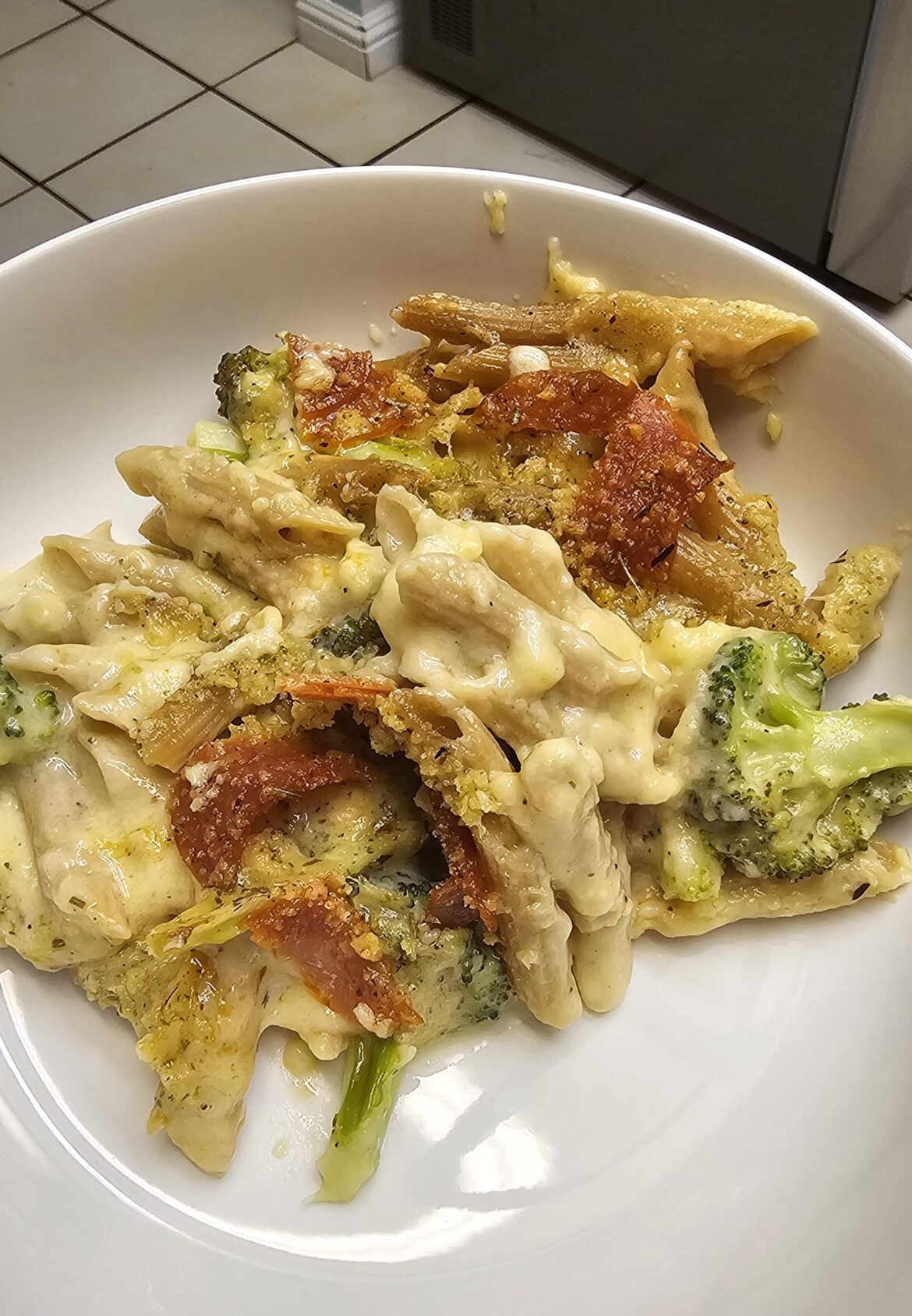 4 cheese mac and cheese with broccoli and some pepperoni topping