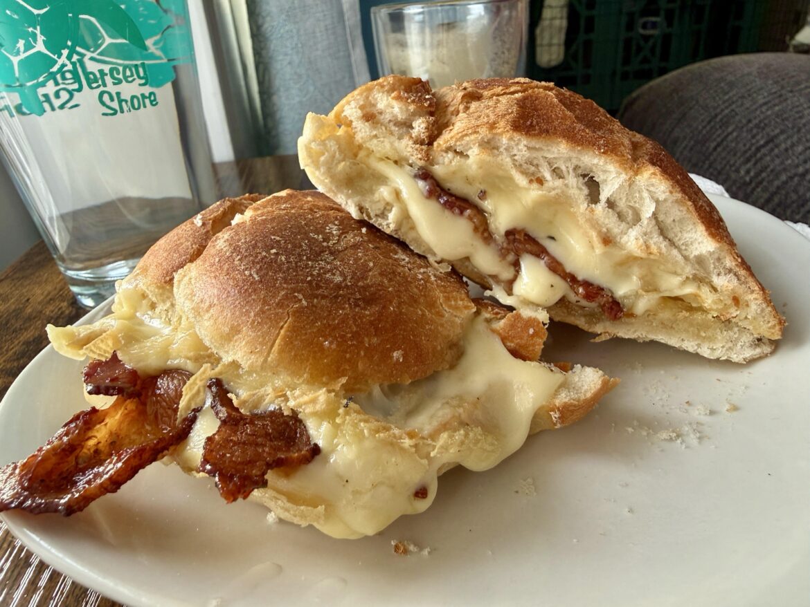 Raclette cheese and bacon with fig jam