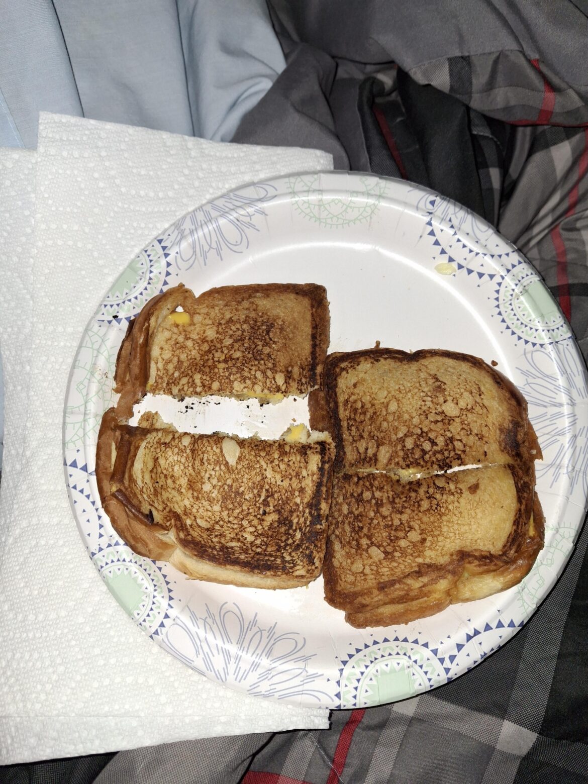 Grilled cheese sammiches with velvetta cheese