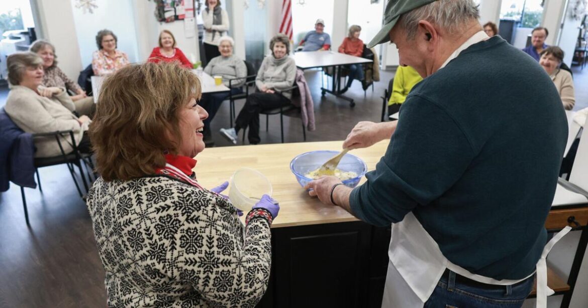 Baking biscotti: Newbury Select Board member teaches seniors how to make Italian treat | Local News