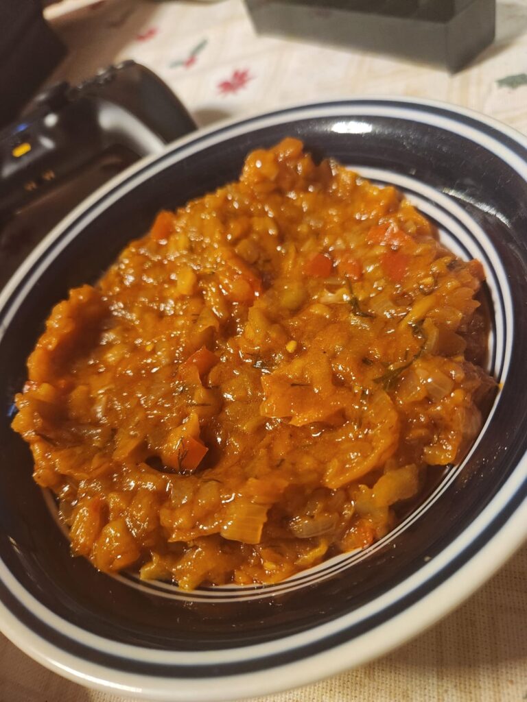 240~ calories vegetable spread with 40 calories bread (recipe in comments)