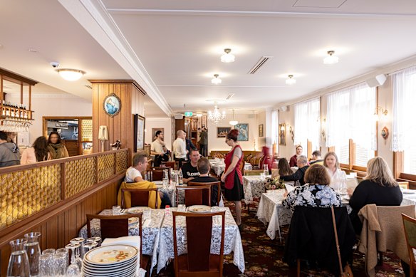 At Johnny, Vince & Sam’s Ristorante, the look is nonna’s dining room.