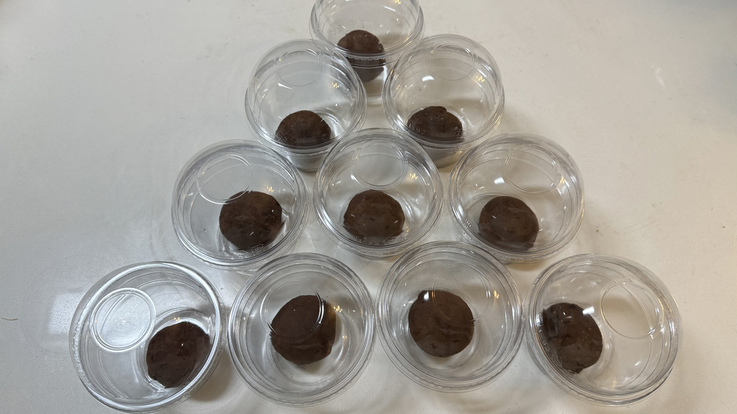 My Dubai chewy cookies are stacked. [WOO JI-WON]