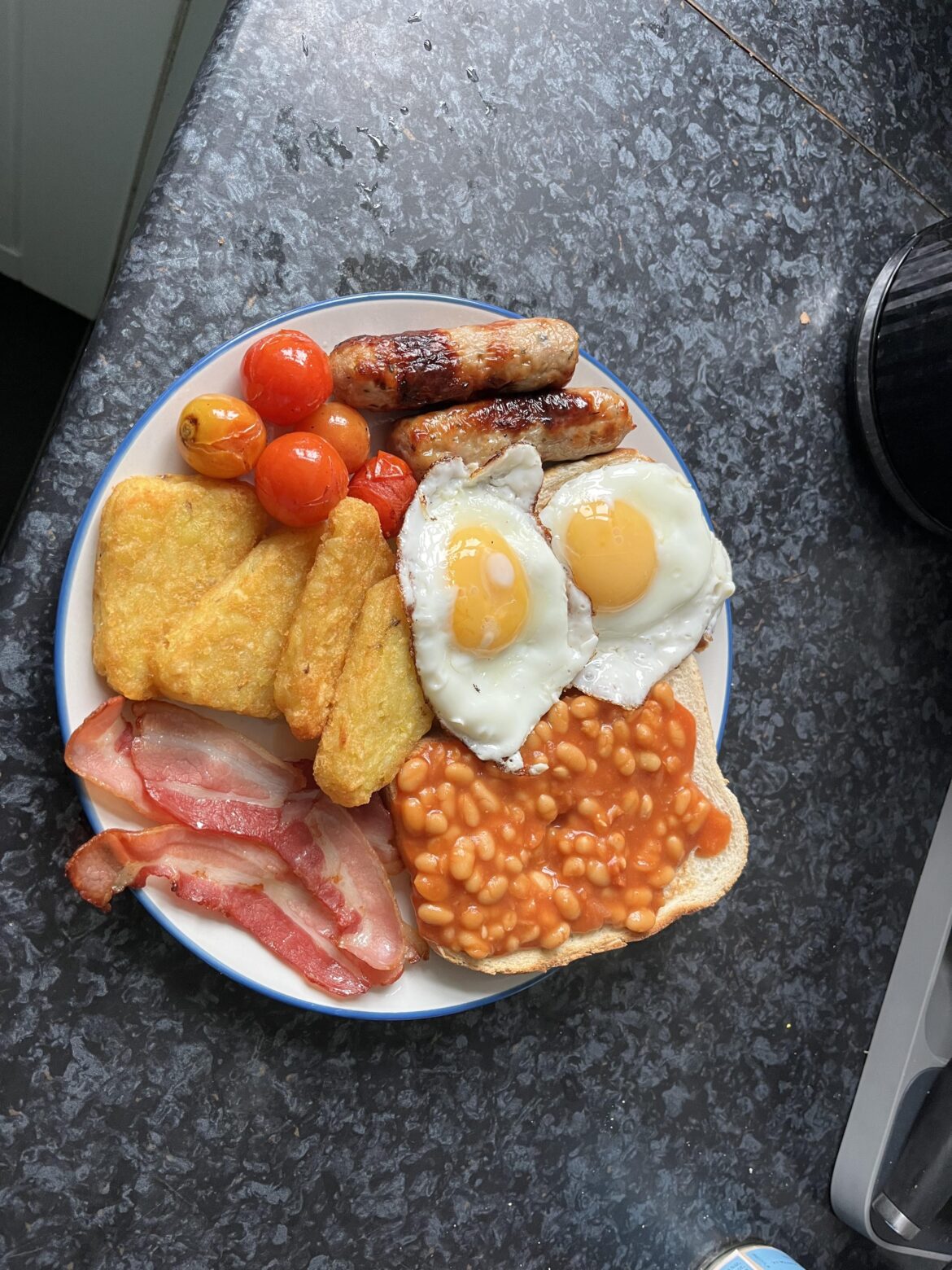 Wife is hungover so I thought she needed a fry up. How did I do?