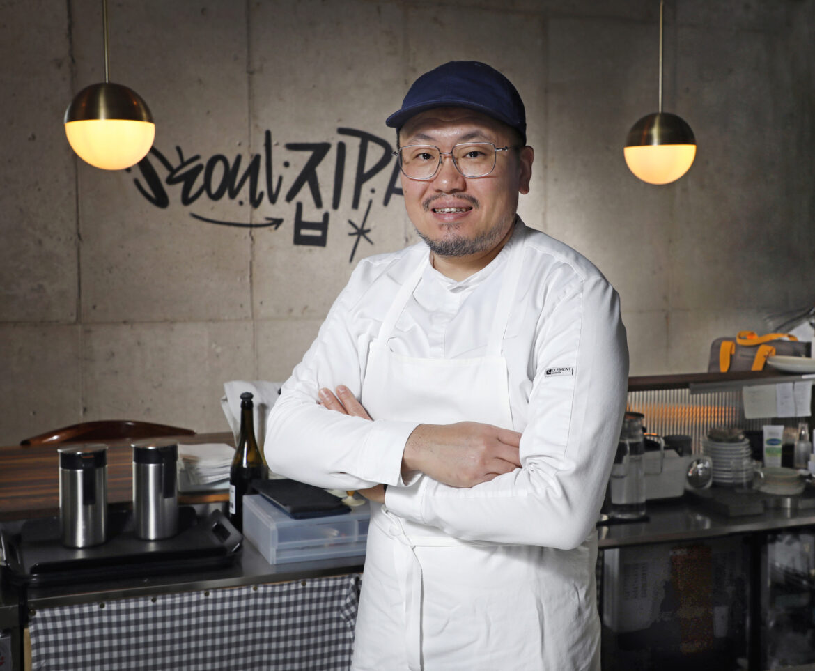 Chef Ko Hyo-il at his French restaurant, Chez Nous Private Kitchen, in Yongsan District, central Seoul, on Jan. 16. [PARK SANG-MOON]