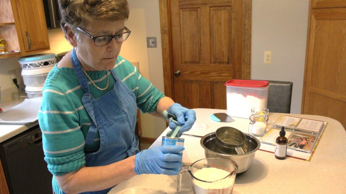 Nina Ochs preserves the past with stories and authentic Italian cookies Nina Ochs preserves the past with stories and authentic Italian cookies