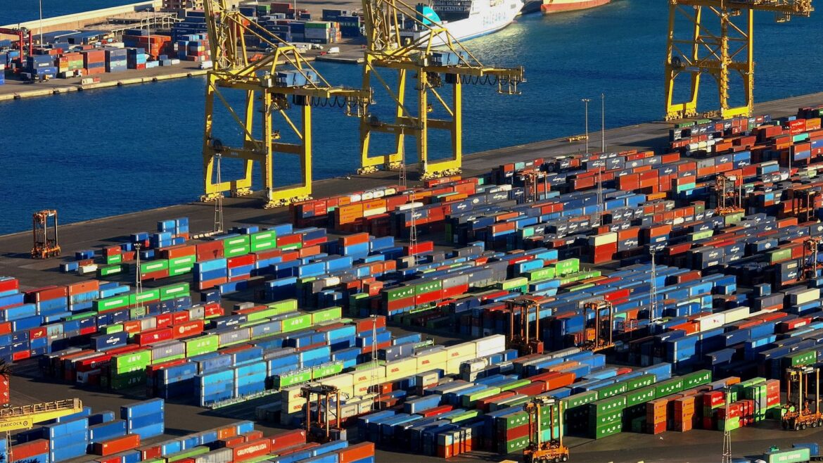 Spanish Olive Oil Exports Top One Million Tons as Prices Fall Olive Oil Times