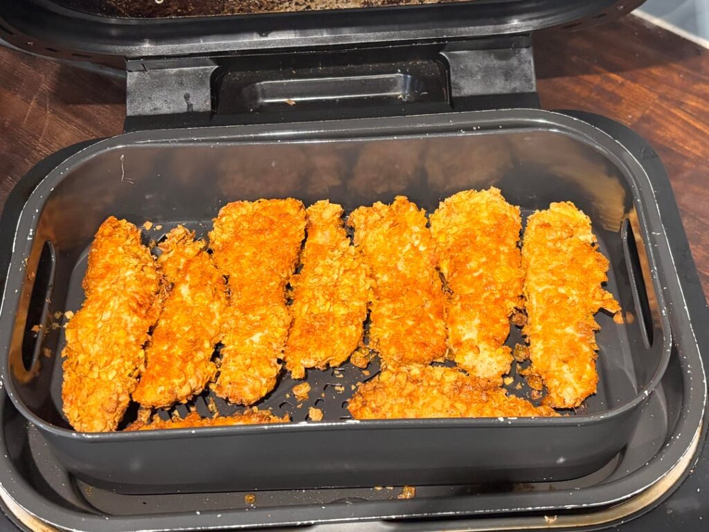 KFC inspired chicken, Avo, lettuce, soft bun & homemade chilli mayonnaise