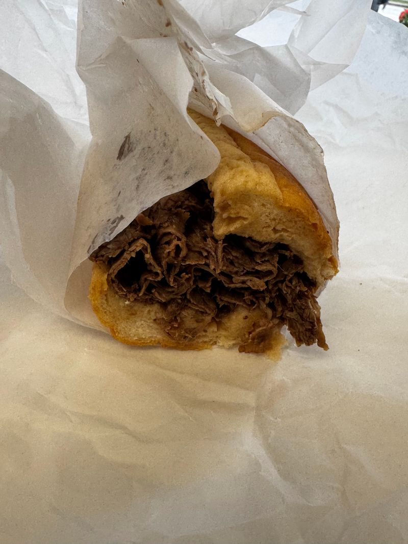 This Illinois Italian Beef Shop Has Regulars Debating The Perfect Dip Like It’s A Sport 10 Why The Bread Matters